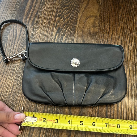 Coach black leather wristlet/clutch with chrome finishes - Picture 7 of 8